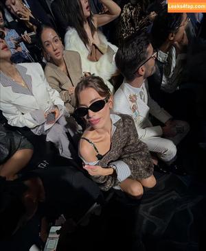 Clara McGregor photo #0076