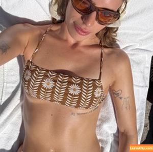 Clara McGregor photo #0094