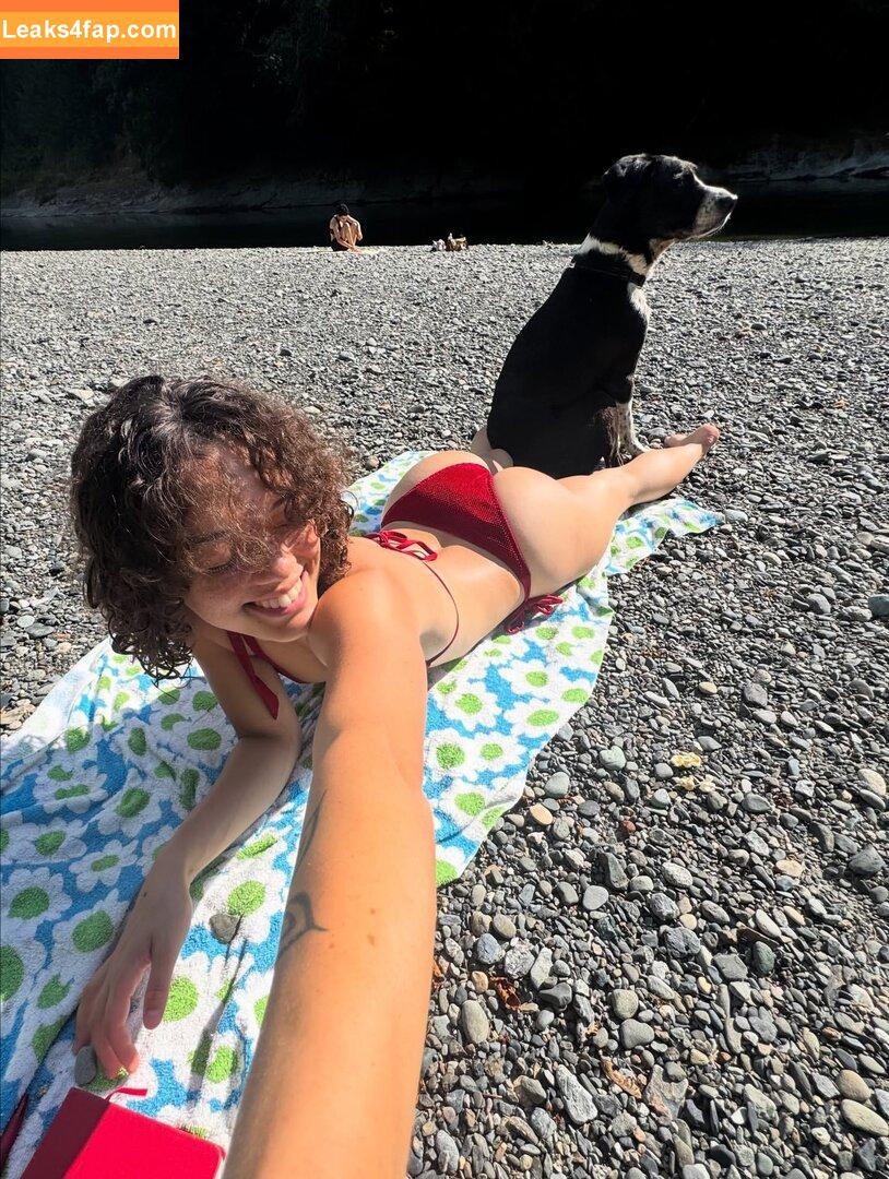 clara.west / clara_west leaked photo photo #0103