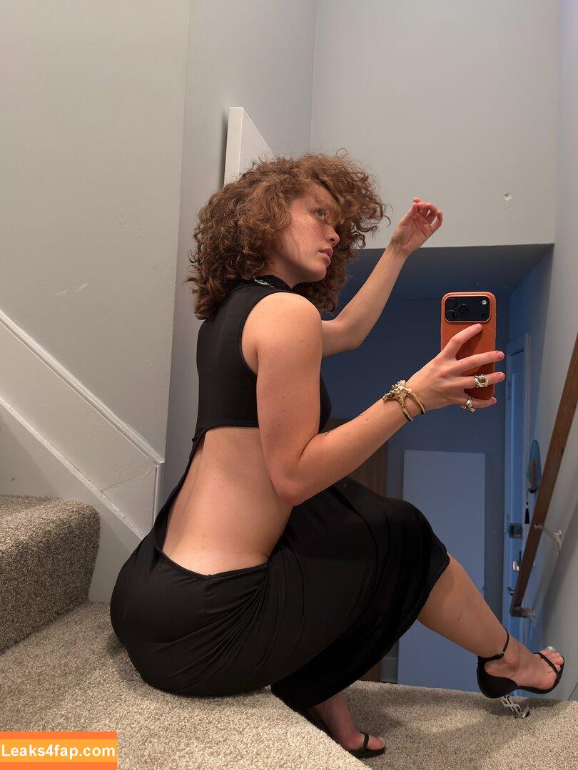 clara.west / clara_west leaked photo photo #0110