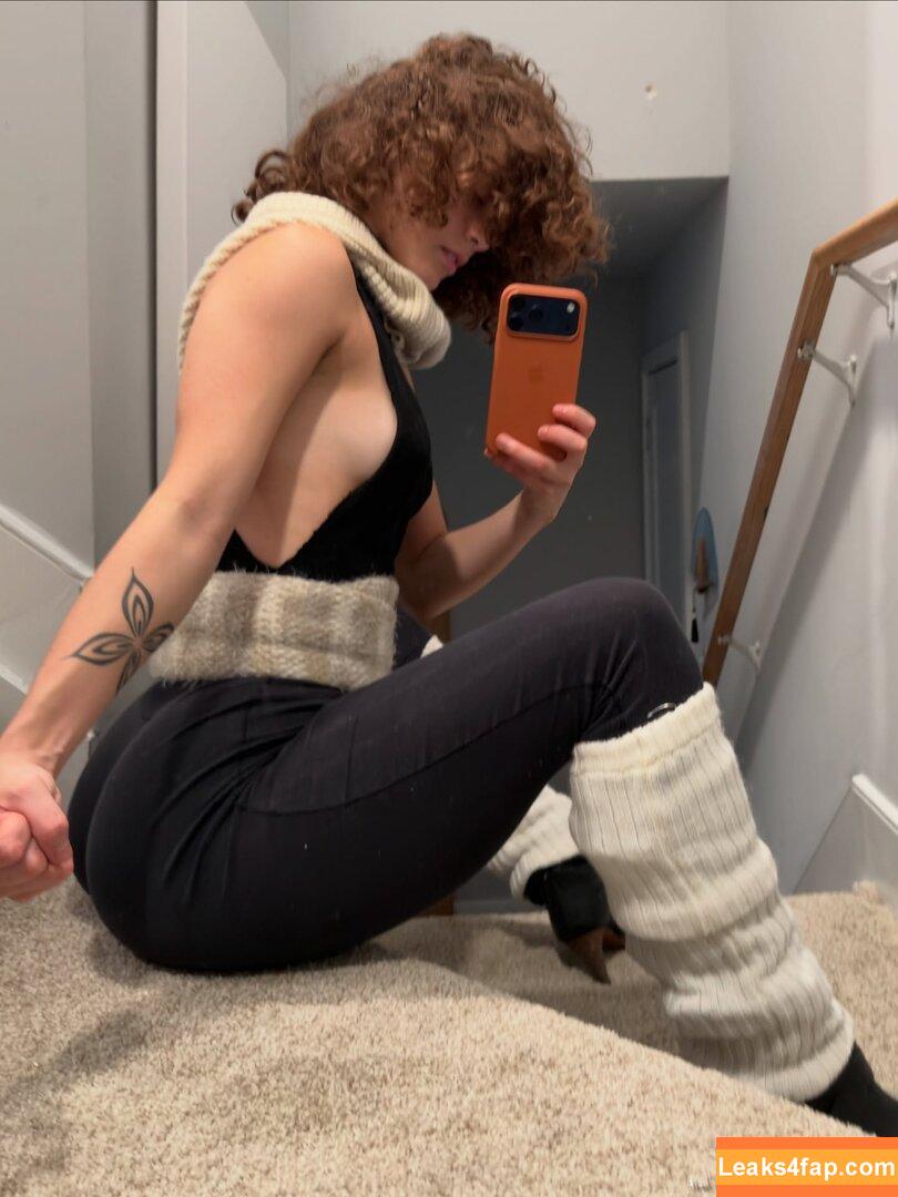 clara.west / clara_west leaked photo photo #0114