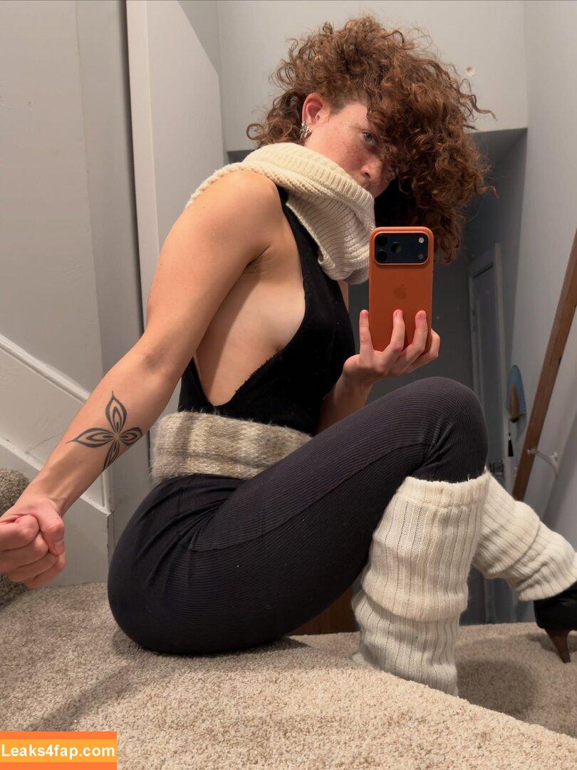 clara.west / clara_west leaked photo photo #0117