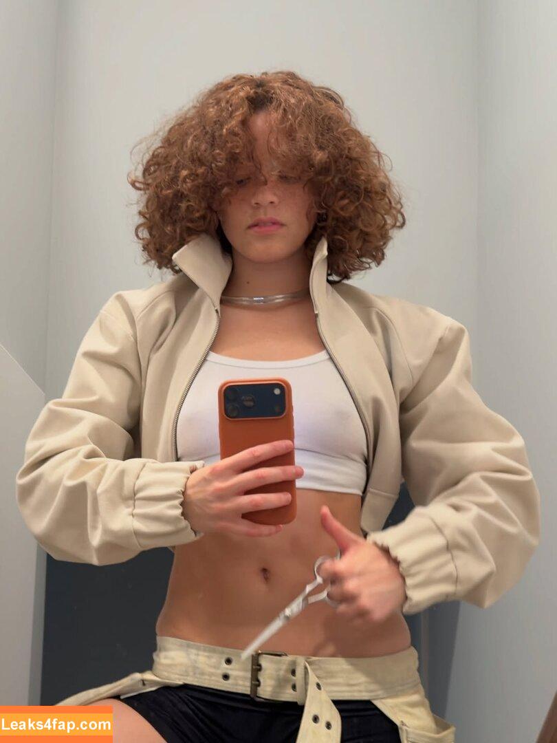 clara.west / clara_west leaked photo photo #0121