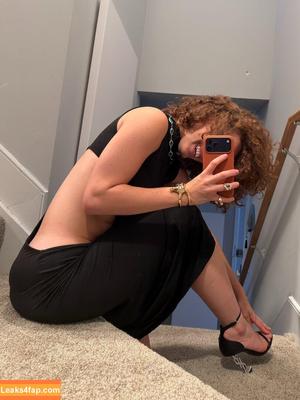 clara.west photo #0108