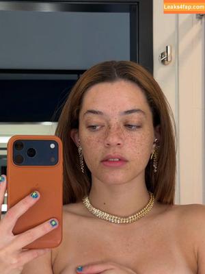 clara.west photo #0125