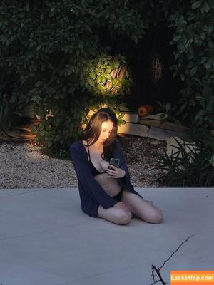 Clararunaway photo #0046
