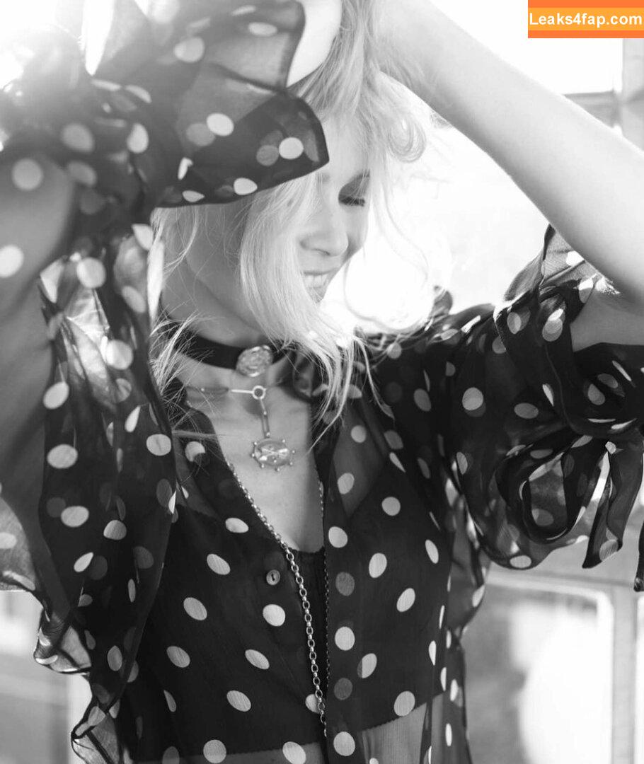 Claudia Schiffer / claudiaschiffer leaked photo photo #0037
