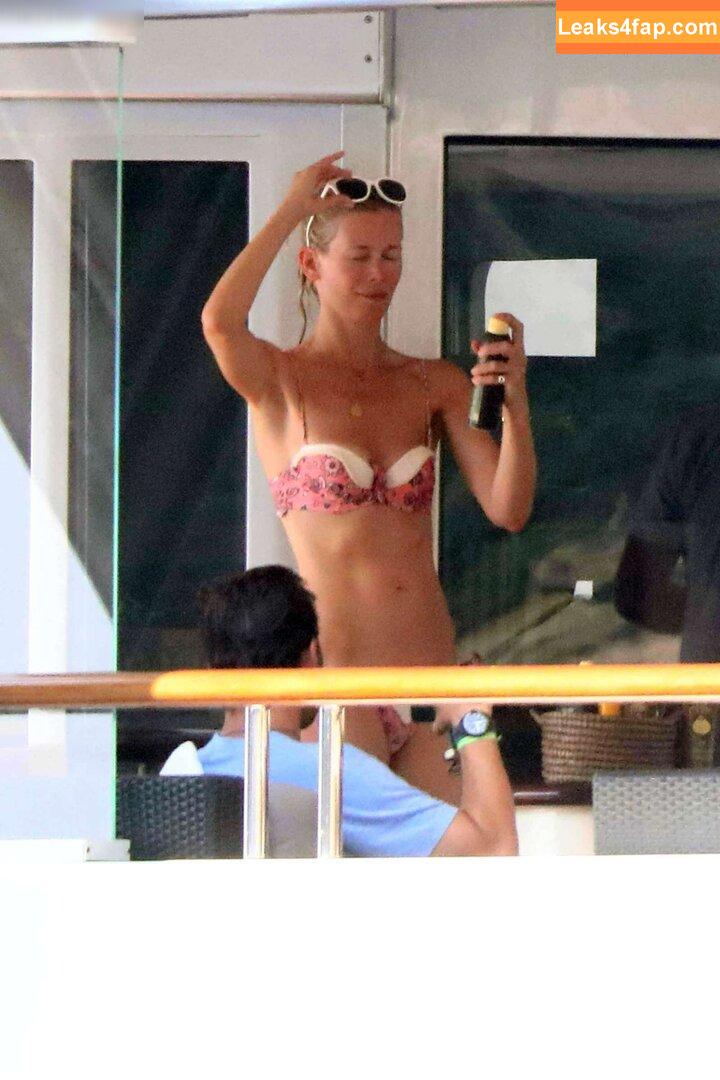 Claudia Schiffer / claudiaschiffer leaked photo photo #0232