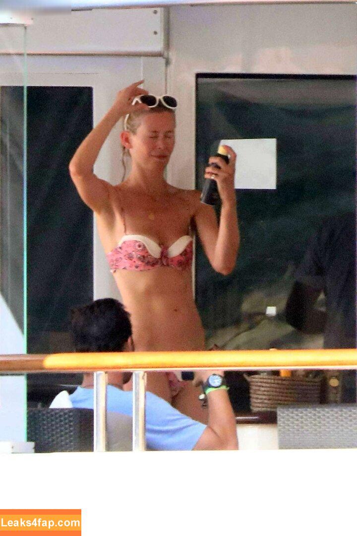 Claudia Schiffer / claudiaschiffer leaked photo photo #0233