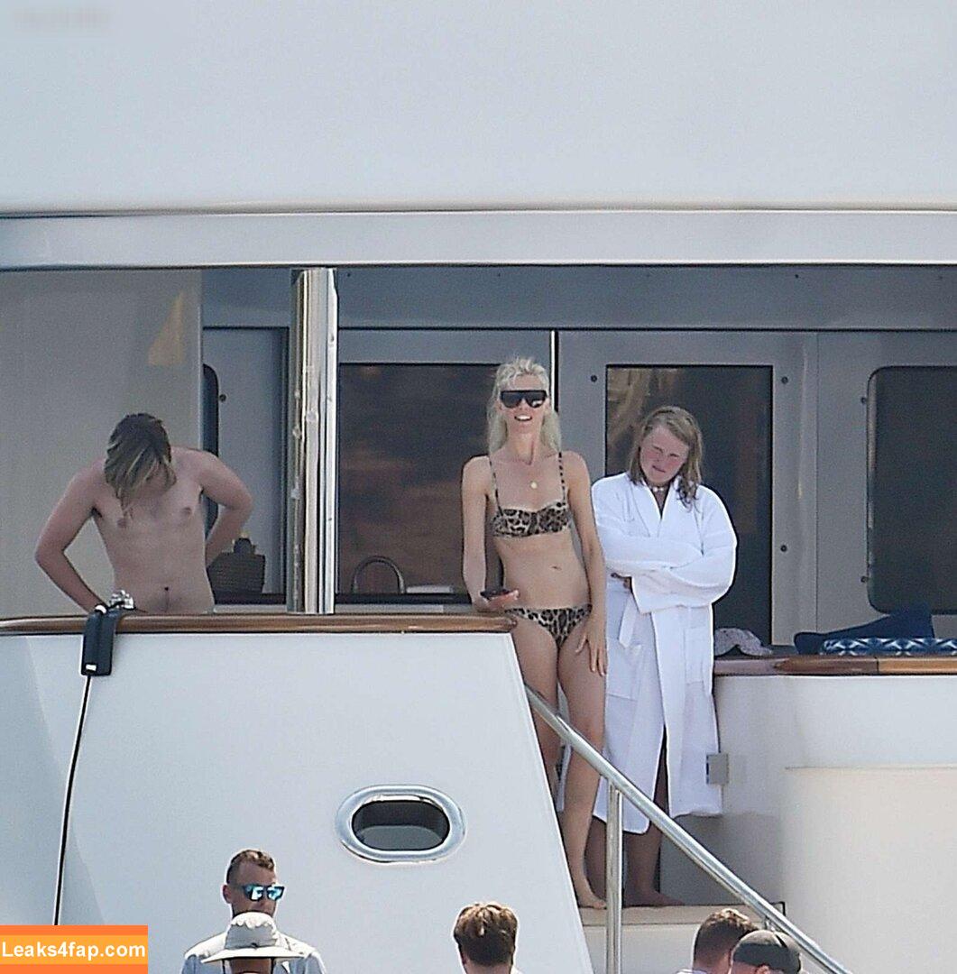 Claudia Schiffer / claudiaschiffer leaked photo photo #0236