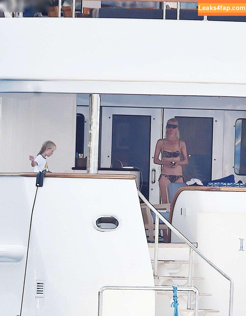 Claudia Schiffer / claudiaschiffer leaked photo photo #0240