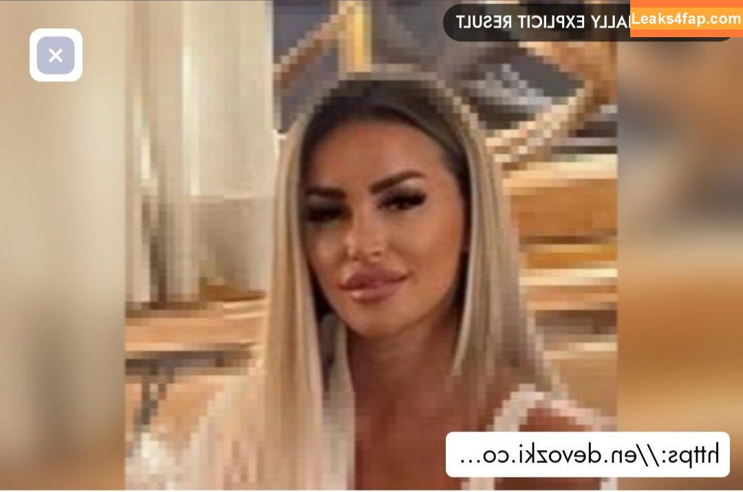 claudiroxa / Claudia Roxana / cristeatina23 / ninnisss_ leaked photo photo #1565