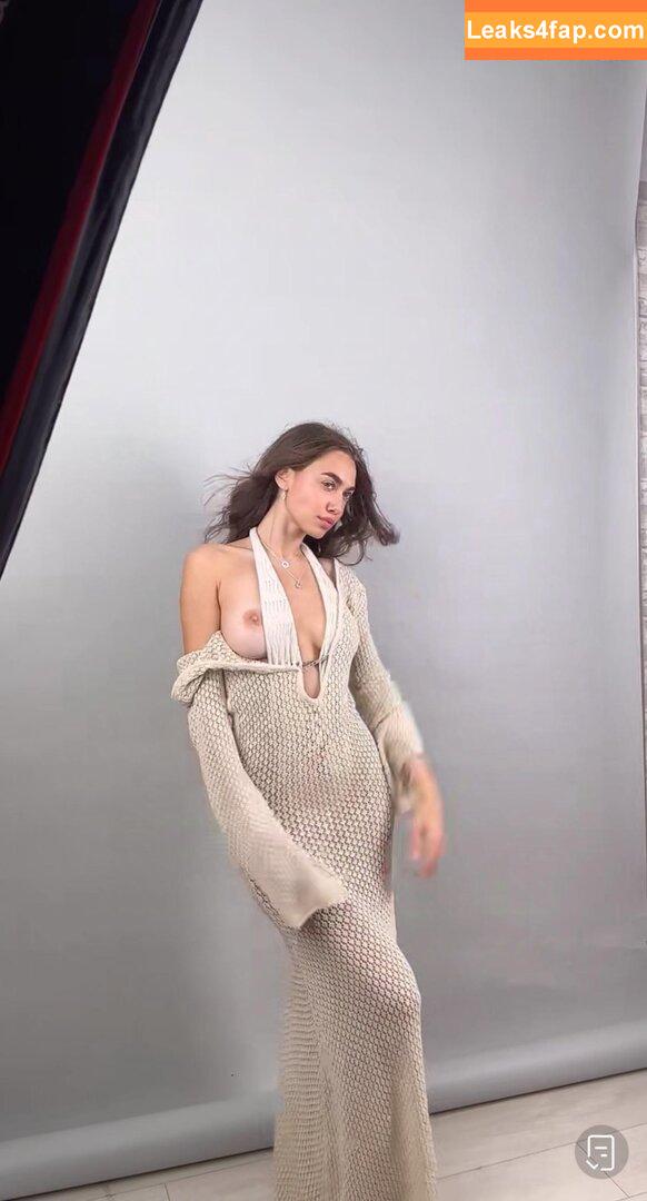 claudiroxa / Claudia Roxana / cristeatina23 / ninnisss_ leaked photo photo #1583