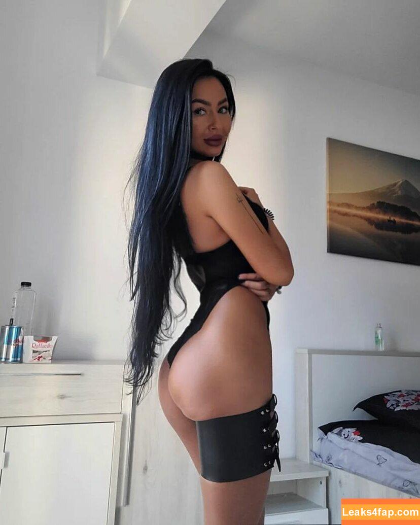 claudiroxa / Claudia Roxana / cristeatina23 / ninnisss_ leaked photo photo #1869