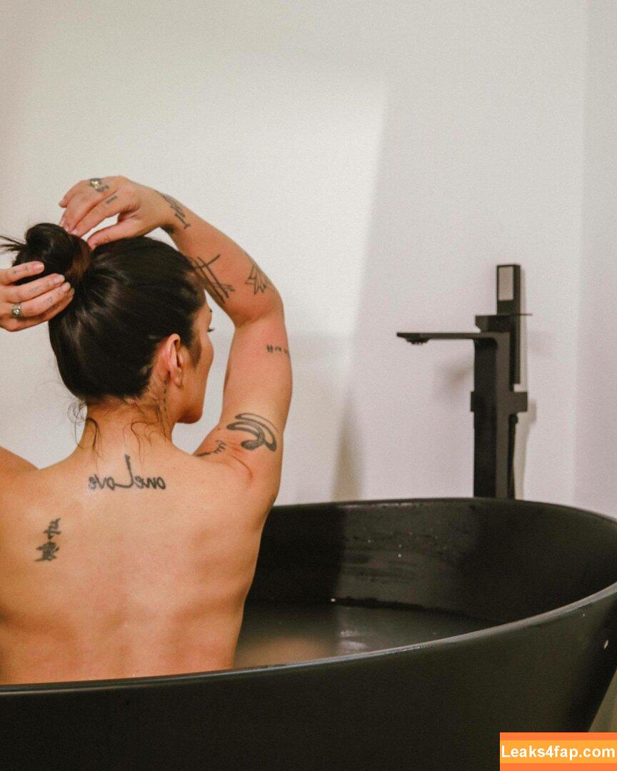 Cleo Pires /  leaked photo photo #0019