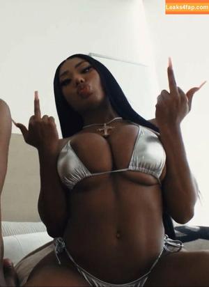 Clermont Twins photo #0001