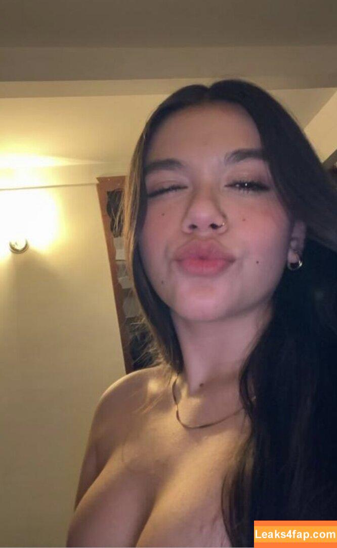 clionv / Carolina León слитое фото фото #0002