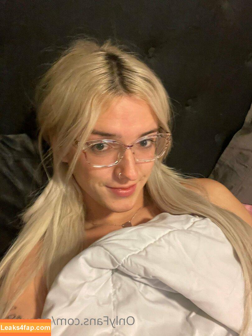 cloexrain /  leaked photo photo #0066