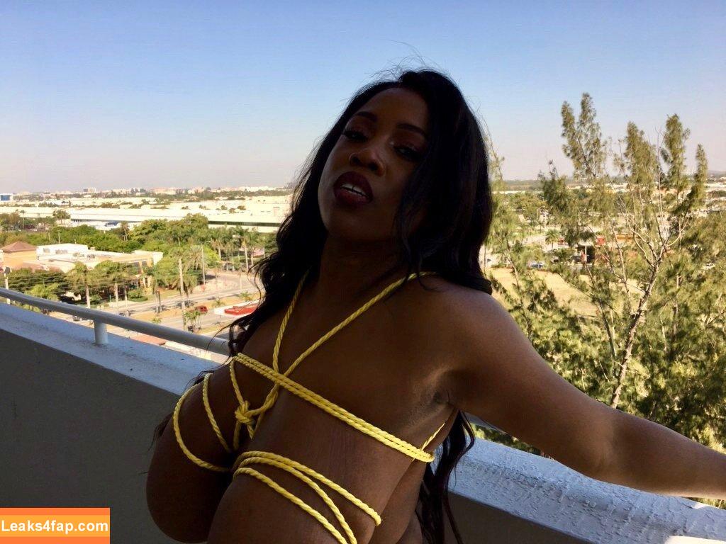 clubmaseratixxx / officialclubmasi_ leaked photo photo #0070