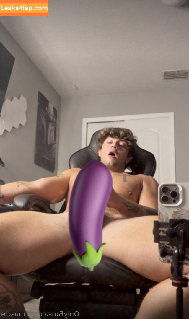 cmuscle /  leaked photo photo #0005