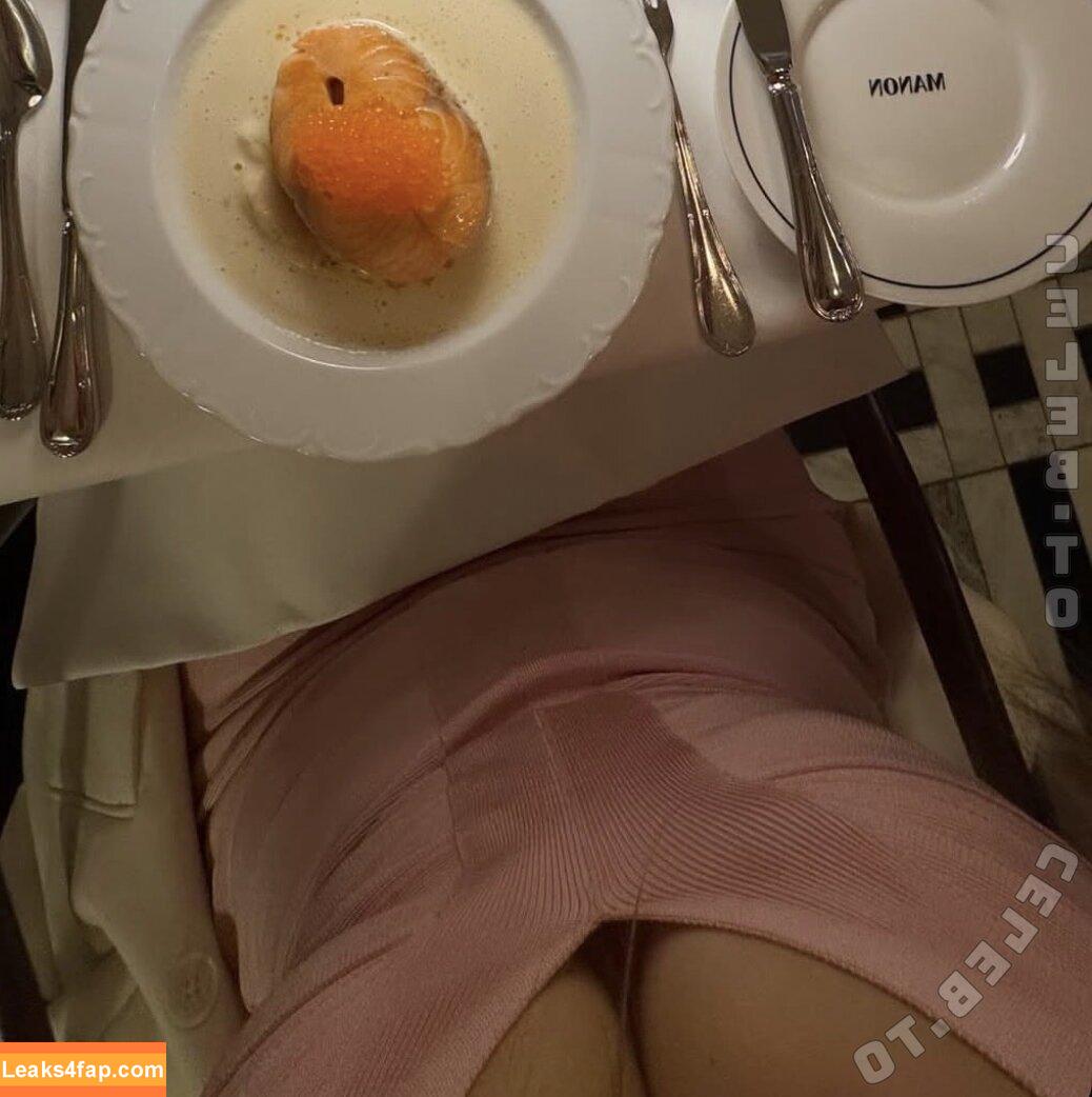 cocobasics / 682275880 / coco.carol leaked photo photo #0084