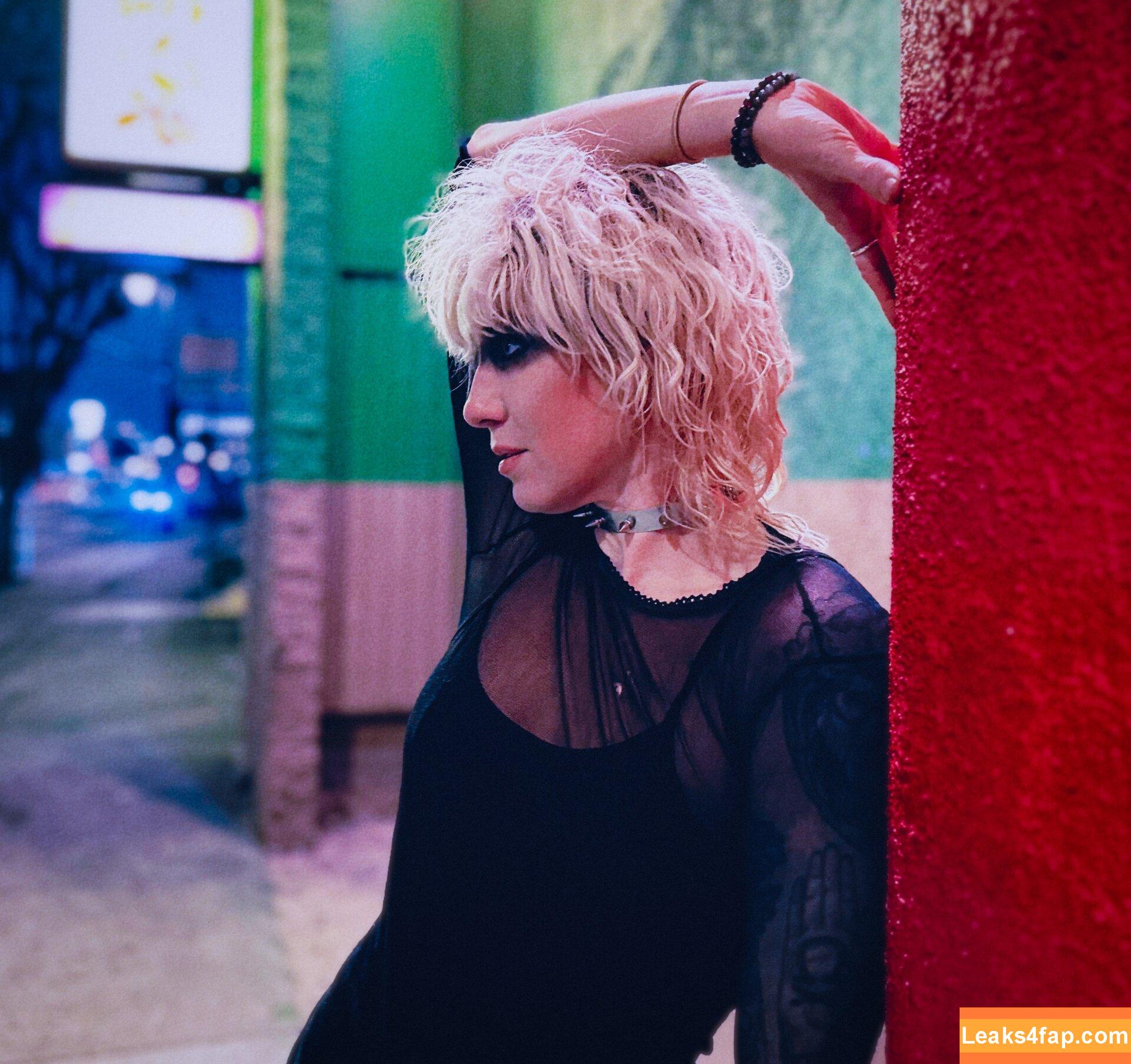 Comicbookgirl19 / DanikaXIX слитое фото фото #0270