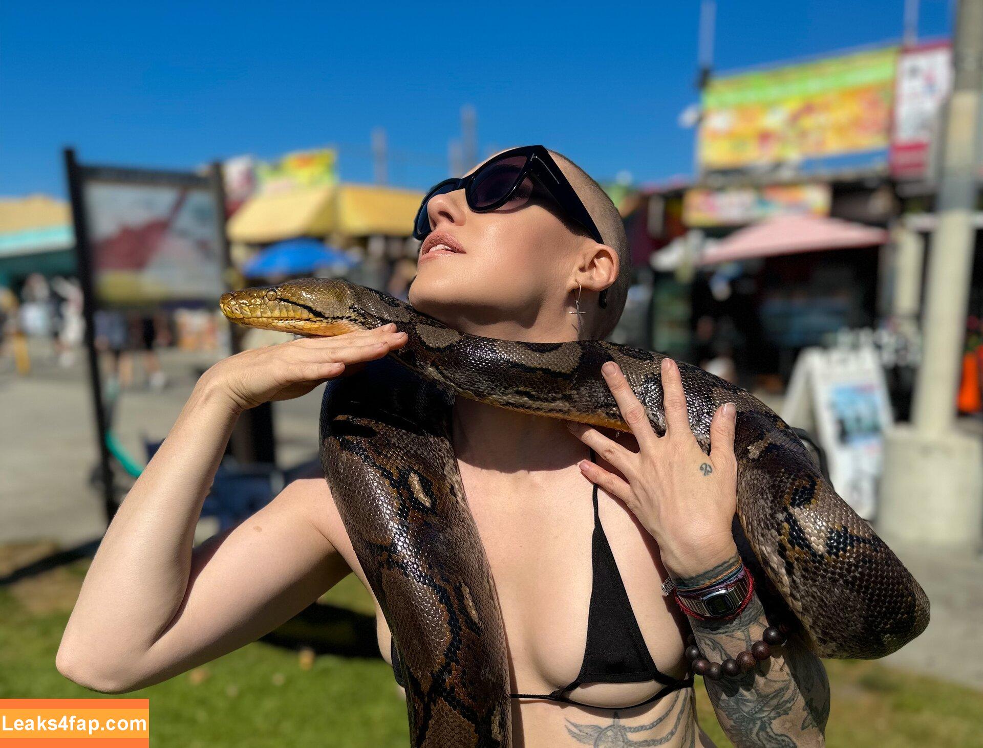 Comicbookgirl19 / DanikaXIX leaked photo photo #0367