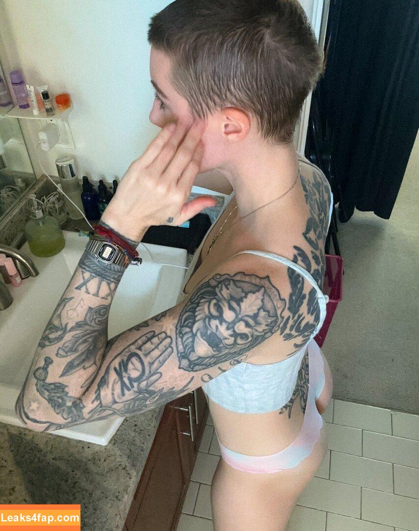 Comicbookgirl19 / DanikaXIX / pirateflagnislandgirl leaked photo photo #0490