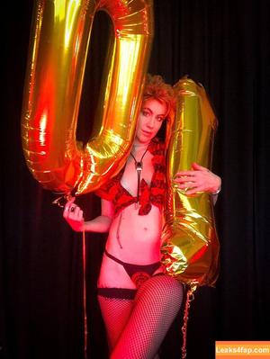 Comicbookgirl19 photo #0037