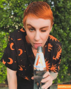 Comicbookgirl19 photo #0176