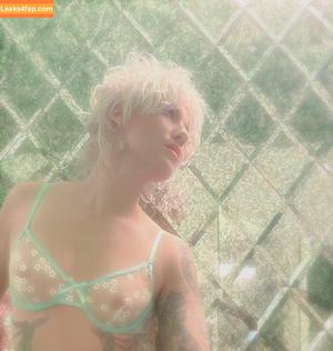 Comicbookgirl19 photo #0223