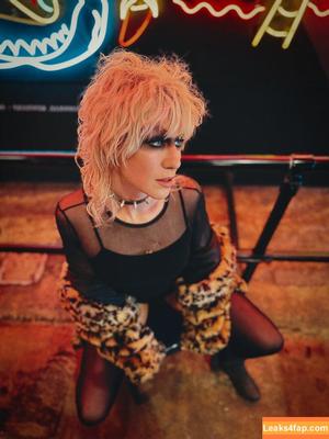 Comicbookgirl19 photo #0248