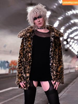 Comicbookgirl19 photo #0251