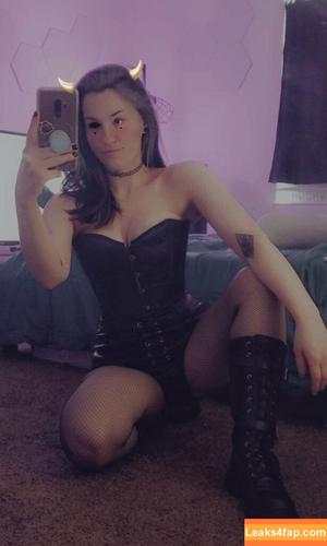 ConcealedBones photo #0002