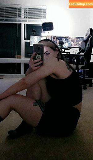 ConcealedBones photo #0034