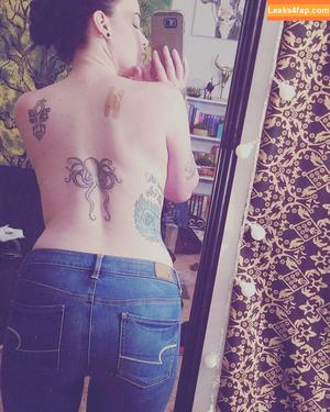 ConcealedBones photo #0060
