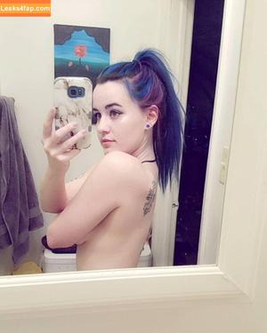 ConcealedBones photo #0085