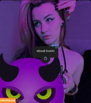 ConcealedBones photo #0098