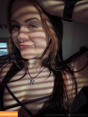 ConcealedBones photo #0175