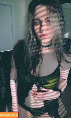 ConcealedBones photo #0228
