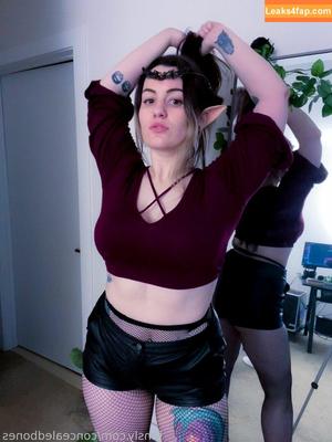 ConcealedBones photo #0387