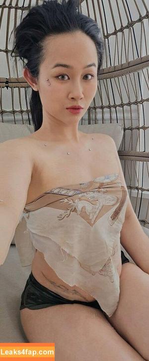 Connie Han photo #0095