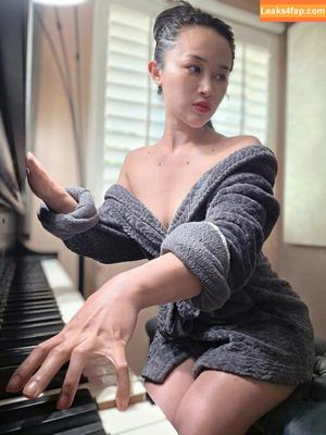 Connie Han photo #0109