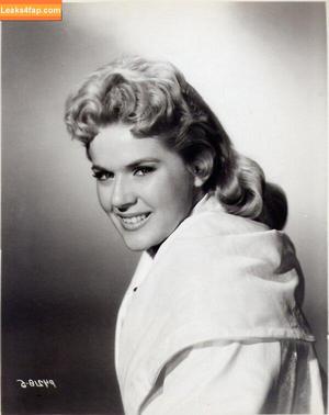 Connie Stevens photo #0008