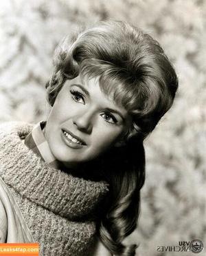 Connie Stevens photo #0012