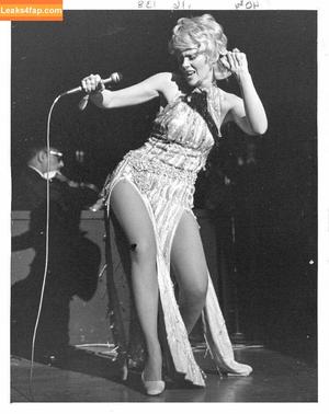 Connie Stevens photo #0021