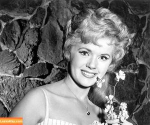 Connie Stevens photo #0036