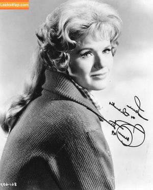 Connie Stevens photo #0045