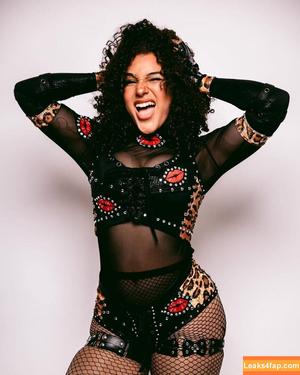 Corinne Joy фото #0009