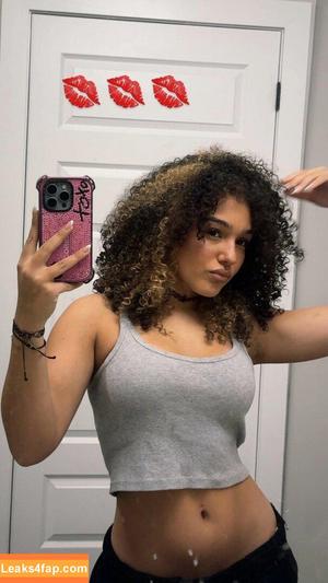 Corinne Joy фото #0010